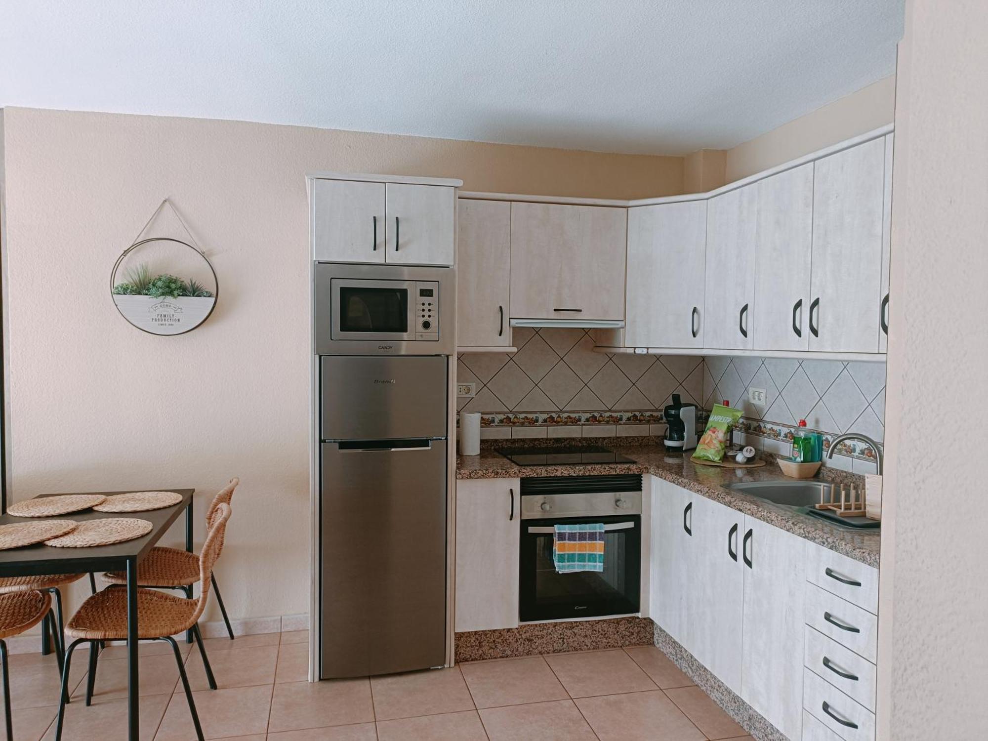 Greatly Located Apartment With Heated Pool, Los Cristianos Los Cristianos  Exterior photo